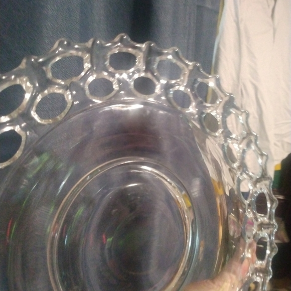 Pretty clear glass plate - Picture 2 of 3